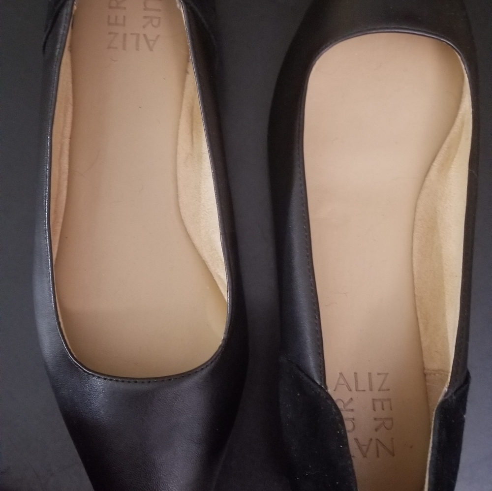 Naturalizer Rayna Pointed Toe Flat-Black Leather/Suede 8.5 Comfort Sole Wedge